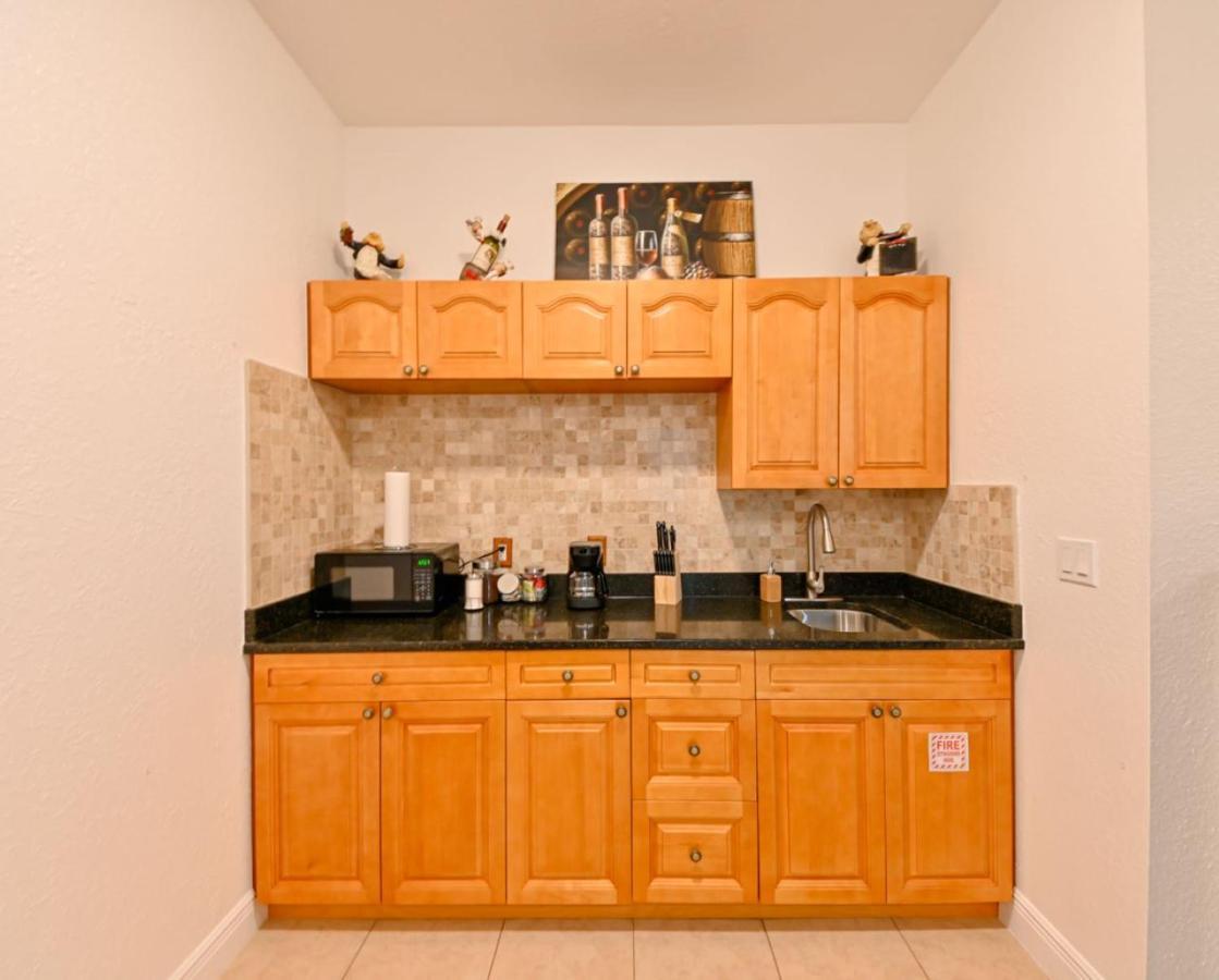 Paradise In Brandon With Luxurious 6 Person Spa Екстериор снимка